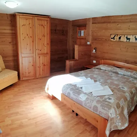 Paradisia Hotel *