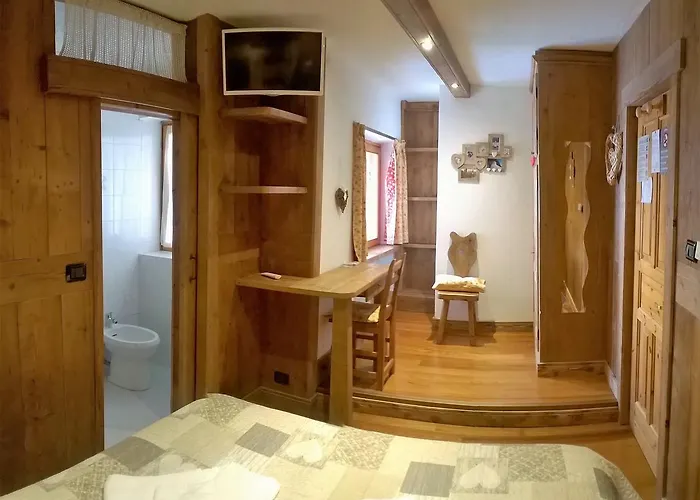 Szálloda Paradisia *